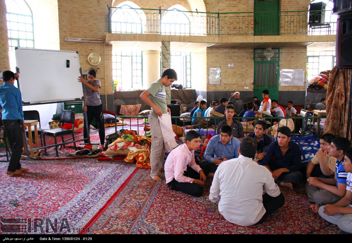 فیلم/ مشق عشق دانش‌آموزان گرگان در اعتکاف