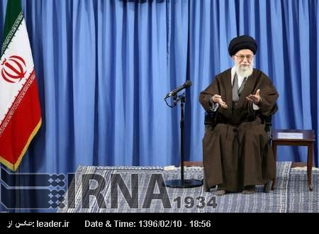 Ayetullah Hamenei halktan seçimlere katılmalarını istedi Ayetullah Hamenei halktan seçimlere katılmalarını istedi