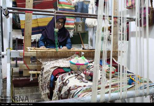 افزون بر ۱۰ هزار هنرمند صنایع دستی در خوزستان فعالیت دارند