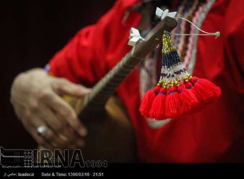 Interpretación de música folclórica en Biryand

Biryand - IRNA - Varios grupos de la música folclórica interpretan interpretó su repertorio en festival en Biryand en la provincia nororiental de Jorasan del Sur el 5 de mayo de 2017. 
9408**