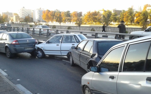 تصادف زنجيره اي در اتوبان كسايي تبريز با يك كشته و چهار مصدوم