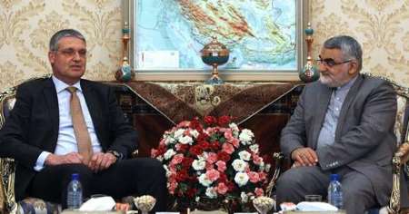 بروجردی: ایران والمانیا تحظیان بطاقات وفیرة لتطویر العلاقات بروجردی: ایران والمانیا تحظیان بطاقات وفیرة لتطویر العلاقات