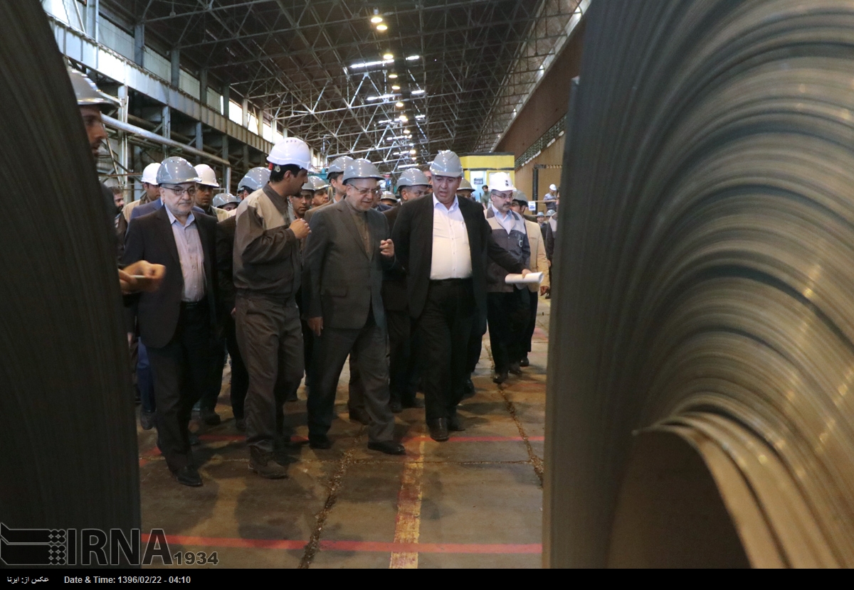 جشن دستیابی به 30 هزار تن تولید در ماه کارخانه فولاد غرب آسیا