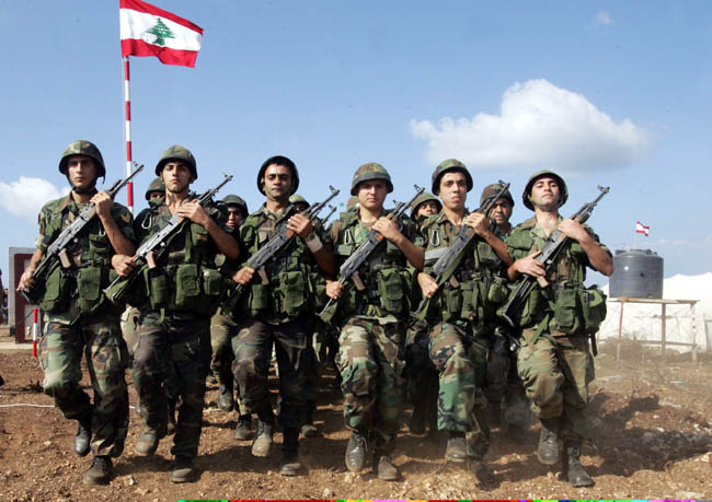 الجيش اللبناني يستكمل انتشاره علي سفوح جبال السلسلة الشرقية للبنان بعد خروج مجاهدي حزب الله الجيش اللبناني يستكمل انتشاره علي سفوح جبال السلسلة الشرقية للبنان بعد خروج مجاهدي حزب الله