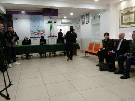الجالية الايرانية في بريطانيا تصوت في الانتخابات الرئاسية في 11 مركزا للاقتراع الجالية الايرانية في بريطانيا تصوت في الانتخابات الرئاسية في 11 مركزا للاقتراع