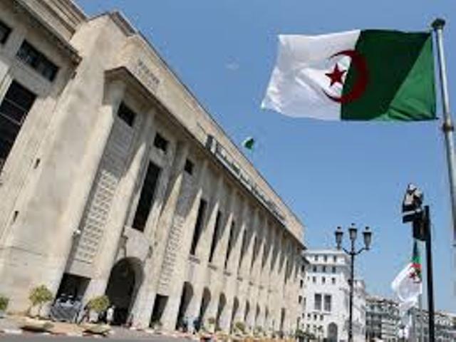 تنصيب الغرفة الأولي في البرلمان الجزائري الثلاثاء تنصيب الغرفة الأولي في البرلمان الجزائري الثلاثاء