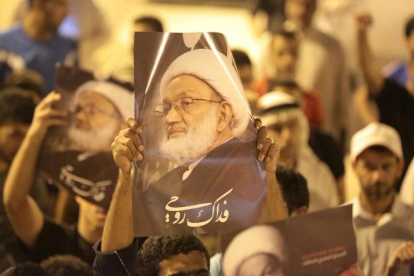 حاكم البحرين يتحمّل كامل المسؤولية عن حياة اية الله عيسي قاسم حاكم البحرين يتحمّل كامل المسؤولية عن حياة اية الله عيسي قاسم