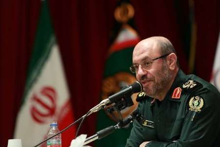 وزير الدفاع: الجمهورية الاسلامية لن تحتمل التهديد والاساءة وزير الدفاع: الجمهورية الاسلامية لن تحتمل التهديد والاساءة