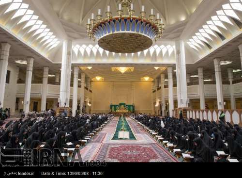 Las  ceremonias de recitación de Juz (cada apartado equivalente a un trigésimo de Corán) en la mezquita de Shahcheraq, celebrada en todas las noches del mes de Ramadán. 9391**