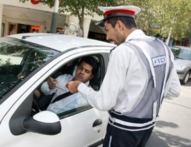 پليس راهور با رانندگان خودروهاي پلاك مخدوش برخورد مي كند