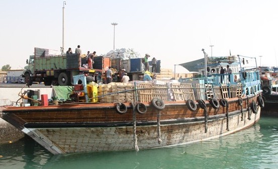460 تن مواد غذایی از بندردیر بوشهر به قطر ارسال شد