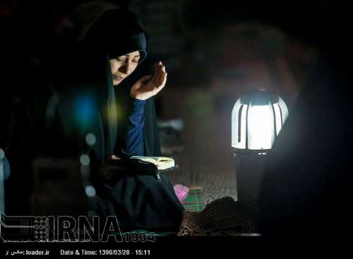 Los rituales de la vigilia en el 23º día del mes de Ramadán en Laylat al-Qadr (Noche del Destino) celebrados en las provincias de Irán. Esta práctica se conoce como Ehyaa (que literalmente significa "renacimiento").9408**