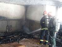 مهار آتش سوزي ساختمان 6 واحدي در نيشابور