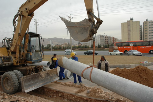 عمق برخي ازچاههاي آب شرب شهرهاي استان  فارس به 500 متر  رسيده است