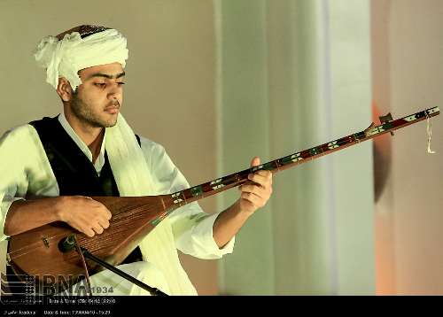 La ceremonia de clausura del Festival de Música Folclórica en Kerman, centro de Irán en el 30 de junio. 9408**