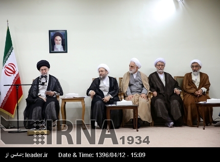 ایرانی عدلیہ دنیا میں مظلوموں کی حمایت میں آواز بلند کرے : آیت اللہ خامنہ ای ایرانی عدلیہ دنیا میں مظلوموں کی حمایت میں آواز بلند کرے : آیت اللہ خامنہ ای