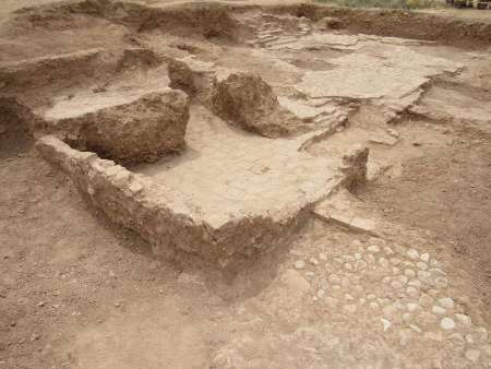 بقایای مسجد مدرسه دوره سلجوقی در شهر تاریخی بلقیس كشف شد