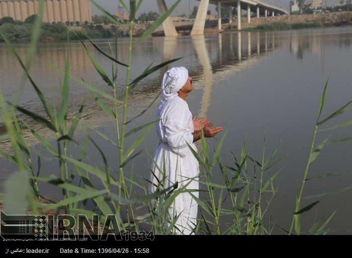 Se celebra el bautismo de la comunidad minoritaria mandea en Ahwaz