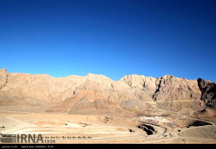 اضافه بار ناوگان معادن، چالش جدی برای جاده‌های زنجان