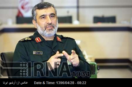 دباؤ اور میزائل پروگرام پر پابندیوں کا مقصد ملک میں اسلامی نظام کو کمزور کرنا ہے: سنئیر ایرانی کمانڈر دباؤ اور میزائل پروگرام پر پابندیوں کا مقصد ملک میں اسلامی نظام کو کمزور کرنا ہے: سنئیر ایرانی کمانڈر