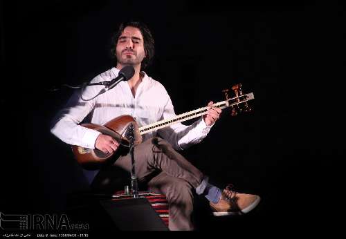 نوازنده تار ایرانی یک جایزه جهانی دریافت کرد
