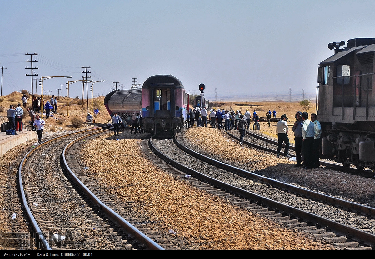 گزارش تصویری/خروج قطار مسافری اهواز - مشهد از خط