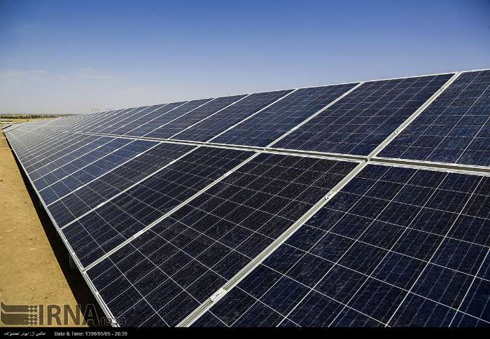 آئین افتتاح مجتمع نیروگاه های خورشیدی مکران در ماهان