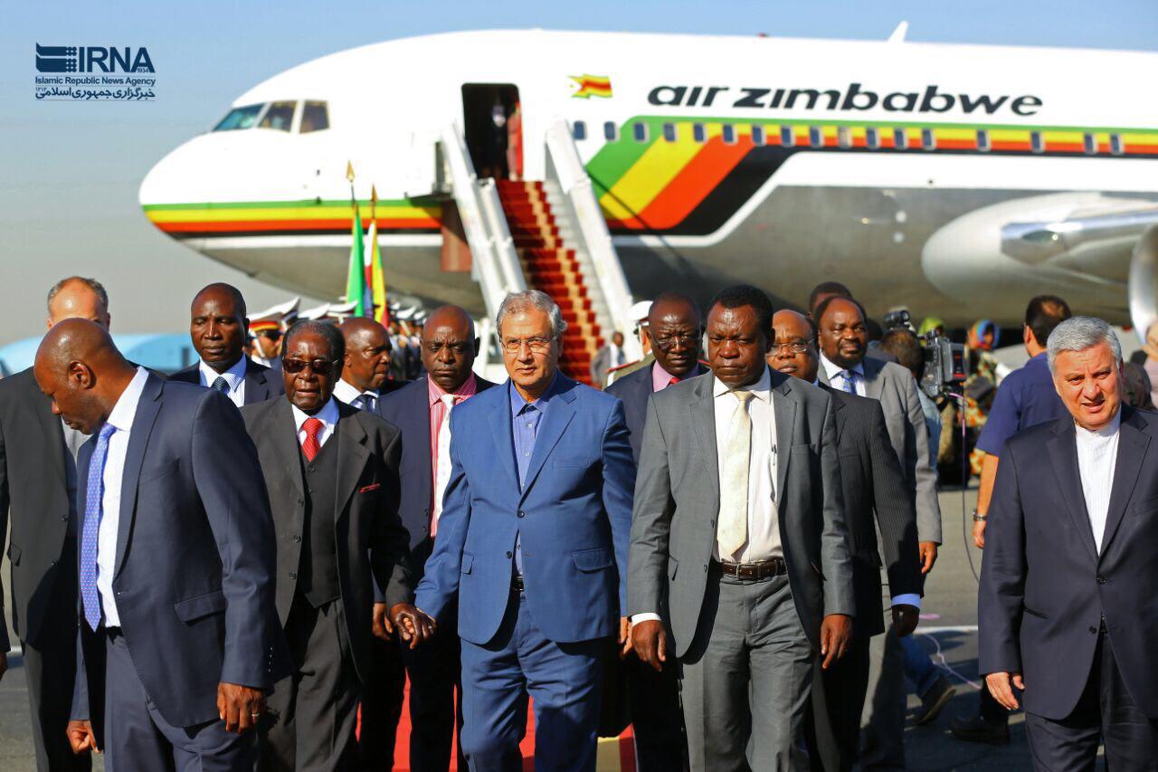 Mugabe à Téhéran pour assister à l'assermentation de Rohani Mugabe à Téhéran pour assister à l'assermentation de Rohani
