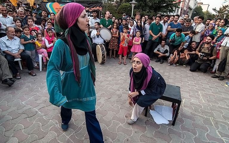 جشنواره تئاتر خیابانی شهروند لاهیجان به گفتمان فرهنگی تبدیل شده است