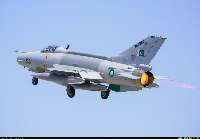 Pakistan Air Force jet crashes on training mission