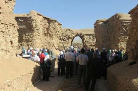 Zoroastrian feast held in archeological site