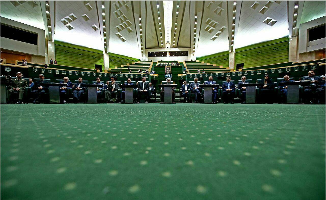 Iran: le Parlement approuve 16 des 17 ministres du gouvernement Rohani Iran: le Parlement approuve 16 des 17 ministres du gouvernement Rohani