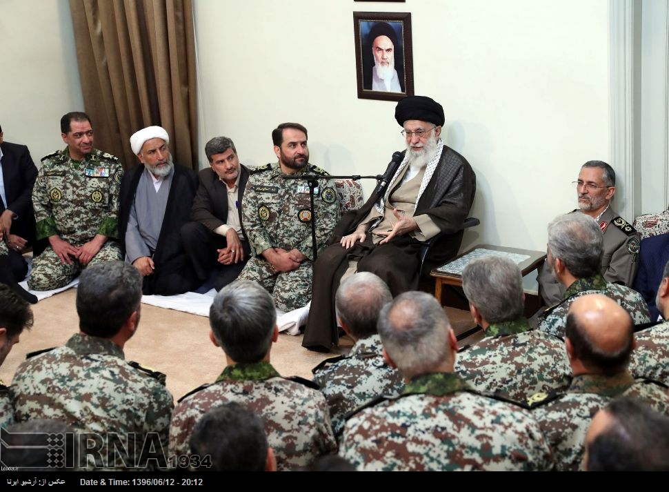Ayetullah Hamenei: Sorunların çözüm reçetesi kabiliyetli insan kaynakları kullanmaktır Ayetullah Hamenei: Sorunların çözüm reçetesi kabiliyetli insan kaynakları kullanmaktır