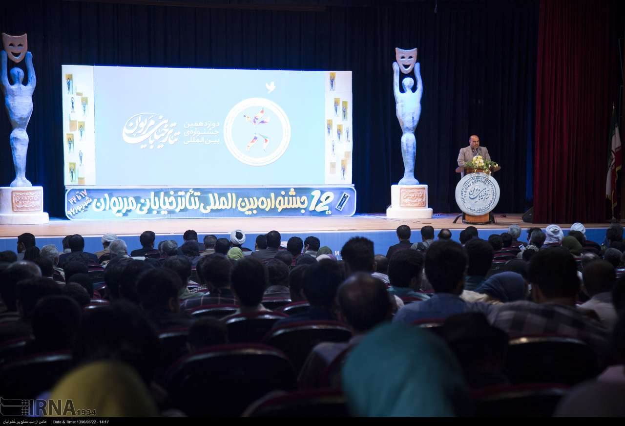 یك مسئول: همه امور جشنواره تئاتر مریوان به هنرمندان واگذار شده است