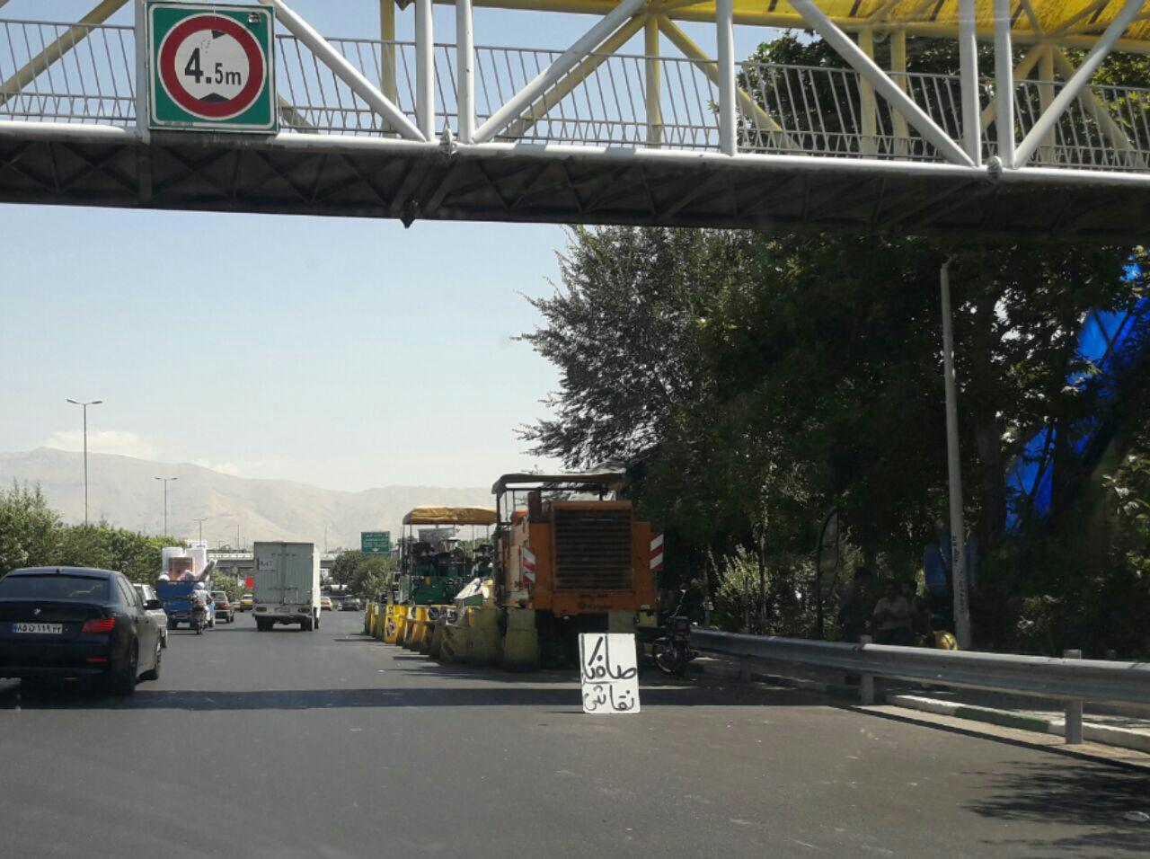 رونمایی یك شغل در خیابان های پایتخت/صافكاری وسط اتوبان رونمایی یك شغل در خیابان های پایتخت/صافكاری وسط اتوبان