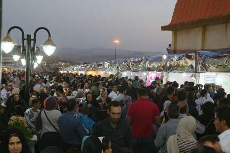 بيش از 100 هزار نفر در روز، از دوازدهمين جشنواره ملي آش ايراني بازديد كردند