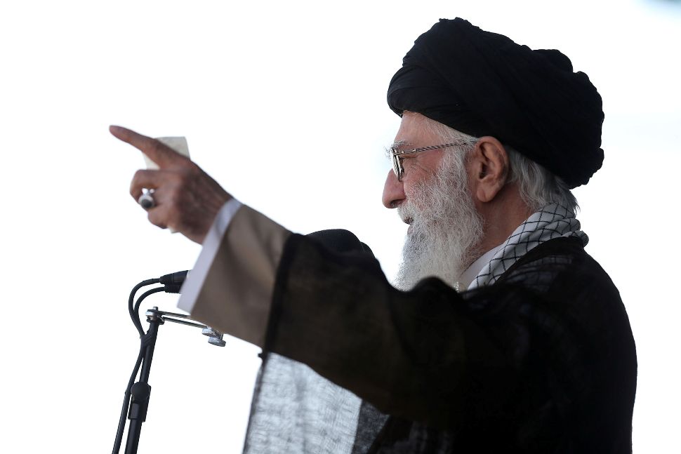 Supreme Leader warns of any wrong move concerning JCPOA Supreme Leader warns of any wrong move concerning JCPOA