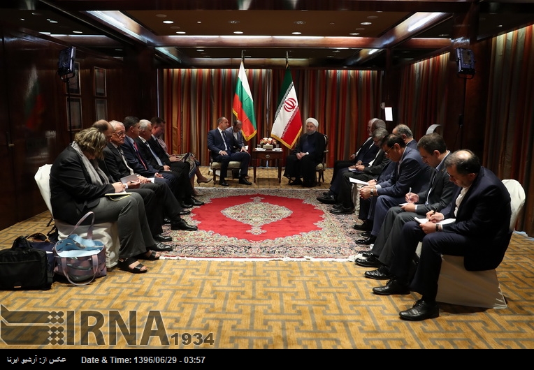 Ruhani: Tahran-Sofya ekonomik ve ticari ilişkilerinin gelişmesi için uygun zemin vardır Ruhani: Tahran-Sofya ekonomik ve ticari ilişkilerinin gelişmesi için uygun zemin vardır