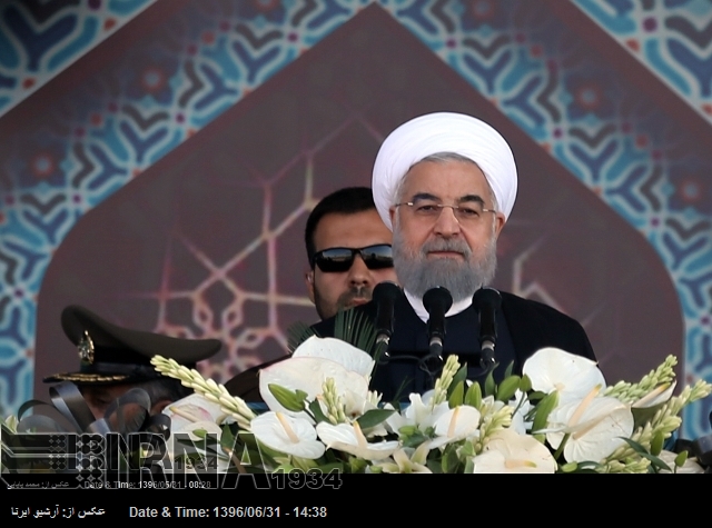 Ruhani: Silahımız, ülkemiz ve bölge milletlerini büyük güçler ve terörizm tecavüzleri karşısında savunmak içindir Ruhani: Silahımız, ülkemiz ve bölge milletlerini büyük güçler ve terörizm tecavüzleri karşısında savunmak içindir