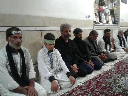 اعضای كاروان انصار الحسین با خانواده شهید محسن حججی دیدار كردند