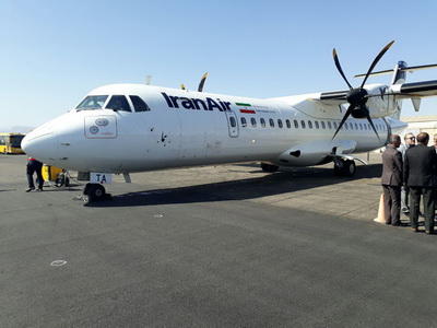 نخستین هواپیمای  ATR72-600  پسابرجامی در فرودگاه كاشان به زمین نشست