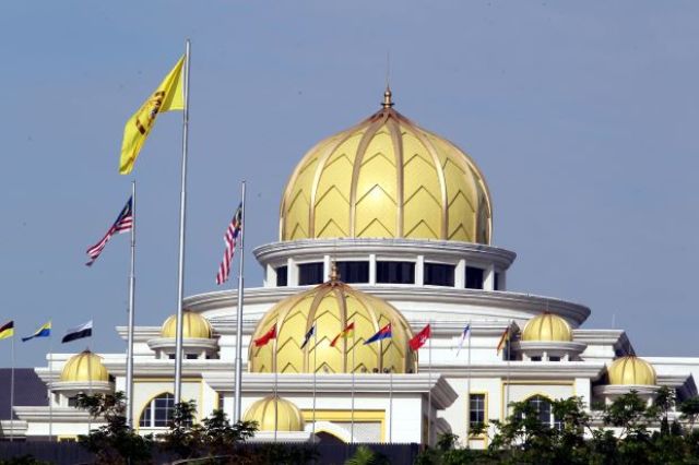 سلاطين مالزي خواستار اتحاد مذهبي در اين كشور شدند