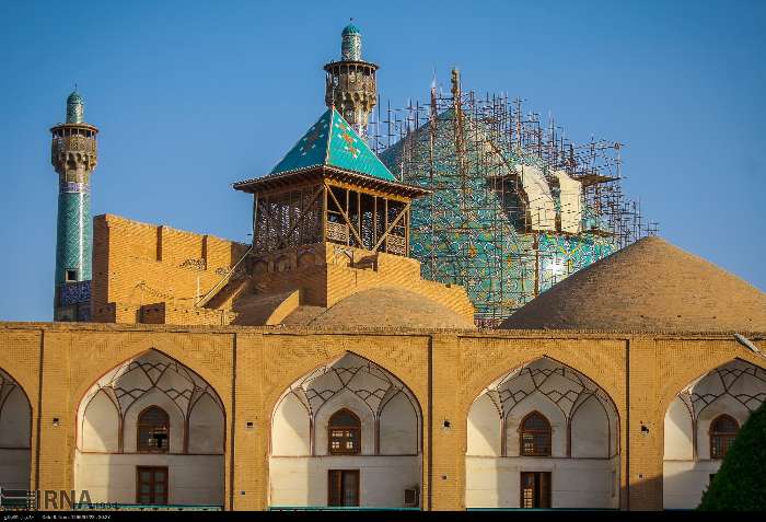 مرمت" گنبد مسجد جامع عباسی"  اصفهان برابر  پرسش‌های بی پایان