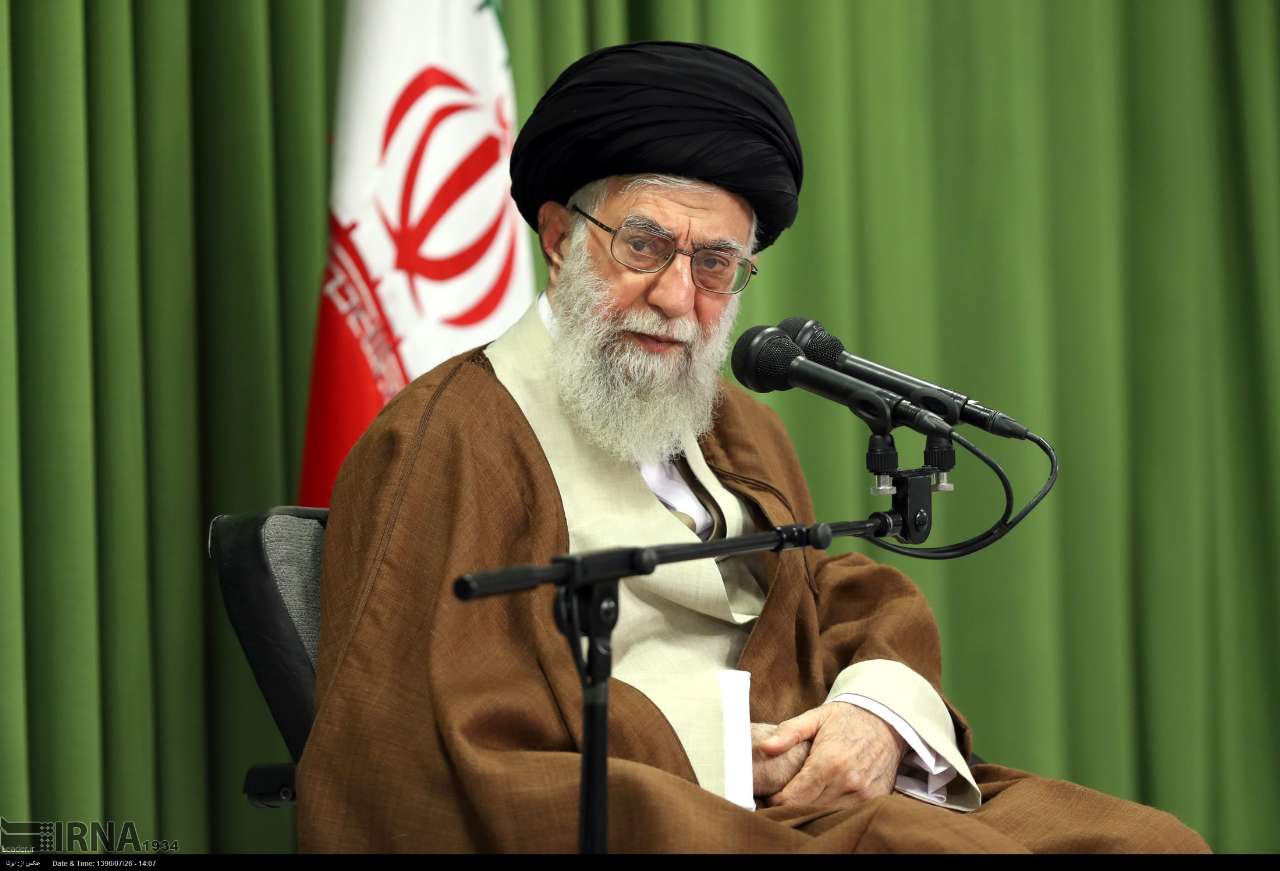 Ayatolá Jamenei: Si la otra parte rompe el Plan Integral, nosotros lo haremos pedazos Ayatolá Jamenei: Si la otra parte rompe el Plan Integral, nosotros lo haremos pedazos