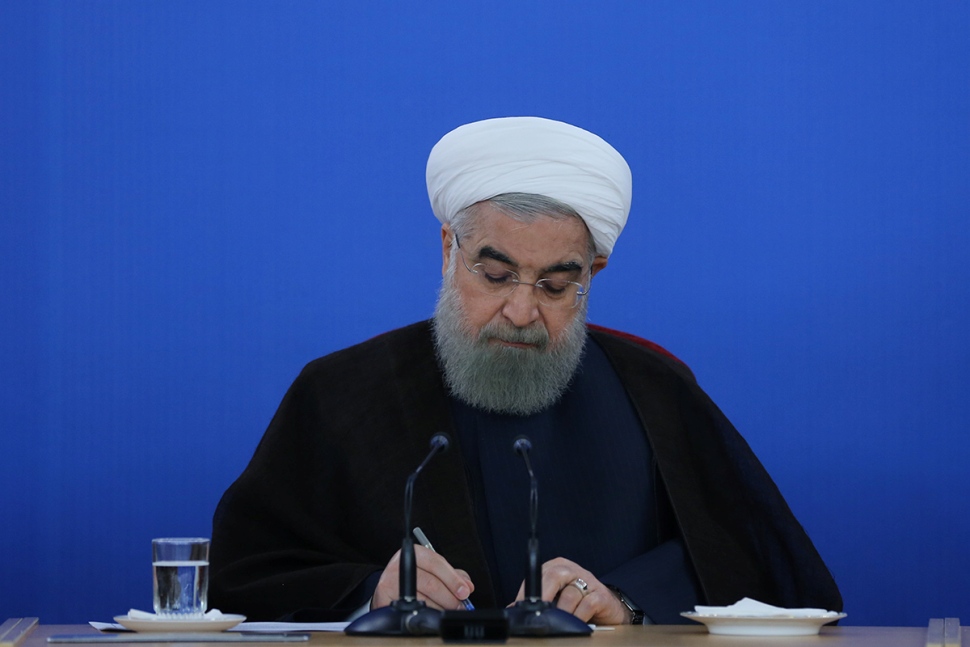 روحانی وزیران پیشنهادی علوم و نیرو را به مجلس معرفی كرد