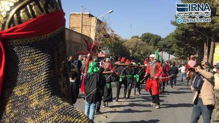 حركت كاروان نمادين اسراي كربلا در تربت حيدريه