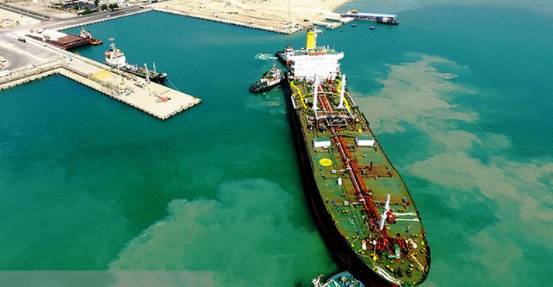 Second supertanker docks in Persian Gulf Port