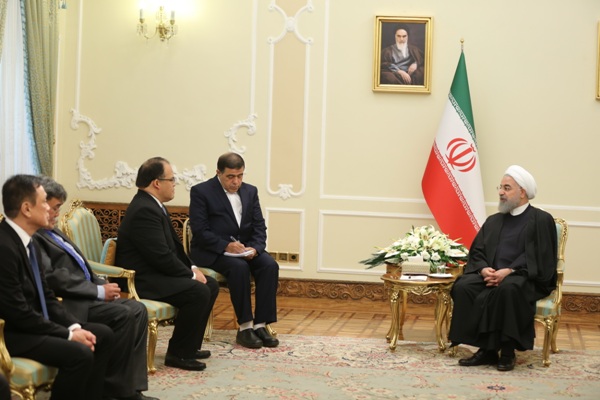 Tehran eager to expand economic ties with Manila: Iran President