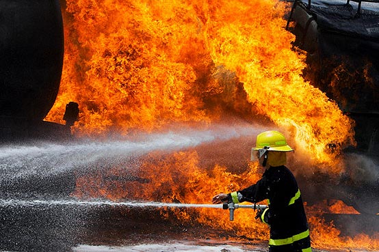 اندلاع حريق في احد الابراج النفطية في 'رك سفيد' في كجساران