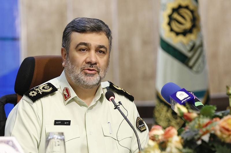 فرمانده ناجا:با شهداي گرانقدر عهد مي بنديم كه راه و هدفشان را ادامه دهيم فرمانده ناجا:با شهداي گرانقدر عهد مي بنديم كه راه و هدفشان را ادامه دهيم